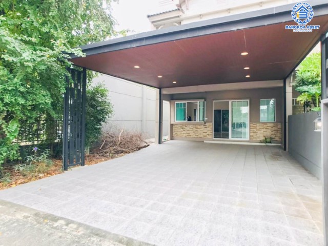 *****ทาวน์เฮ้าส์มือสองย่านกรุงเทพฯ ม.อินดี้ ศรีนครินทร์-ร่มเกล้า หลังมุม! จัดสรรคได้ทุกความสุข บนเนื้อที่มากสุดถึงเกือบ 35 ตร.ว. ฟังก์ชัน 3 ห้องนอน 3 ห้องน้ำ 2 ที่จอดรถ เป็นส่วนตัว วิวเปิดโล่ง บนทำเลใกล้สนามบินสุวรรณภูมิ, รถไฟฟ้าสายแอร์พอร์ตเรลลิงก์ "สถานีลาดกระบัง" และทางด่วน "มอเตอร์เวย์"